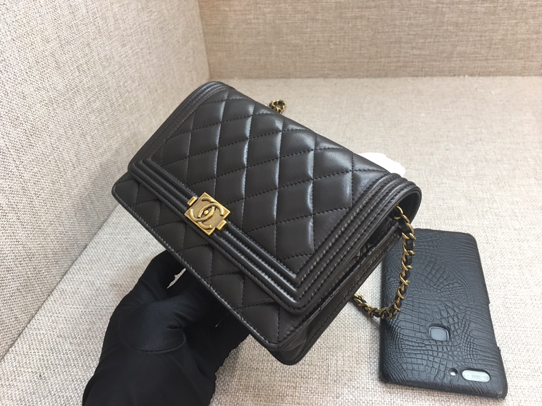 Lambskin Wallet On Chain Shoulder Bag A33814 Black/Gold